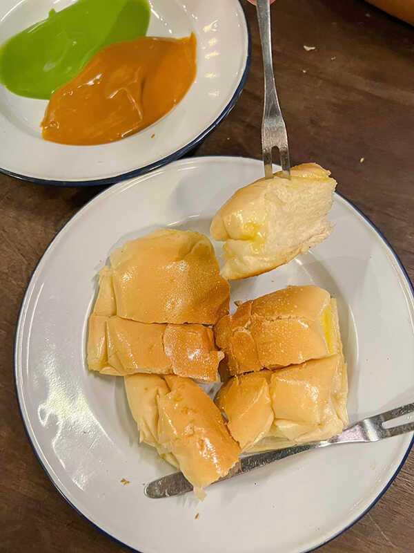 ร้านอาหารประตูผี