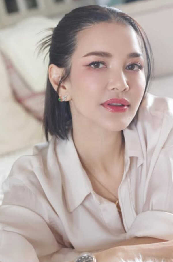 อ้อม พิยดา