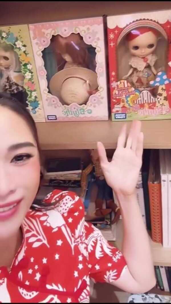 พลอย เฌอมาลย์ พาทัวร์คอนโดหรูกลางเมือง