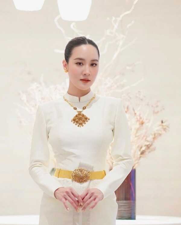 ต๊อบ CEO คิง เพาเวอร์ ออย นันทิสา 