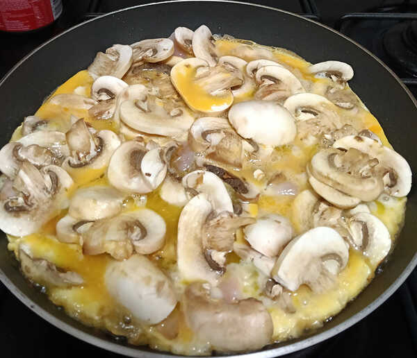 เบอร์เกอร์ไข่เจียวเห็ดกุ้ง เมนูอาหารเช้า อาหารฝรั่ง สูตรอาหาร