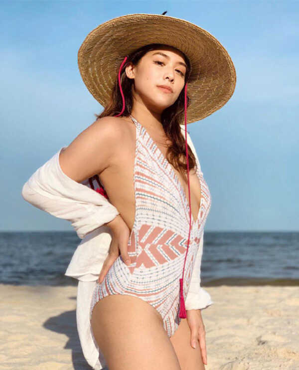 เพ็บ นัยน์ชนก