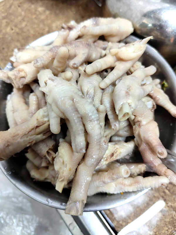 แกงเขียวหวานฟักใส่ไก่และตีนไก่ แกงเขียวหวาน แกงกะทิ อาหารไทย สูตรอาหาร