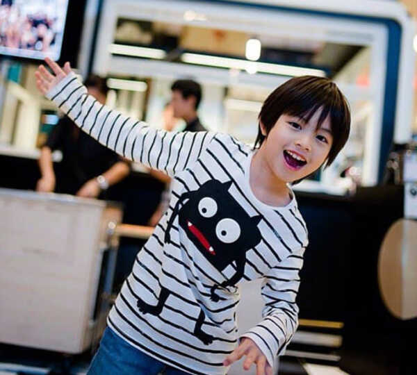 โทนี่ รากแก่น