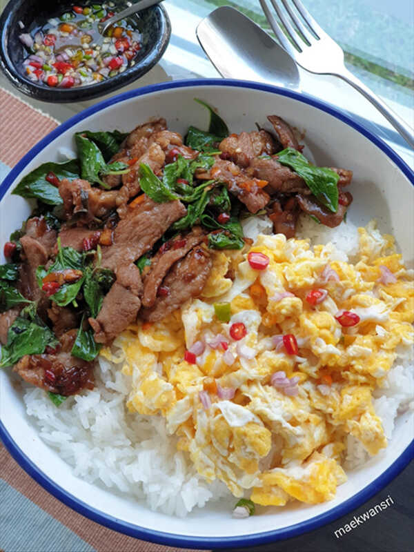 หมูผัดโหระพา