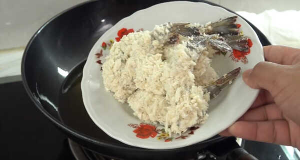 กุ้งทอดครีมสลัดผลไม้ กระทงเผือกทอด 