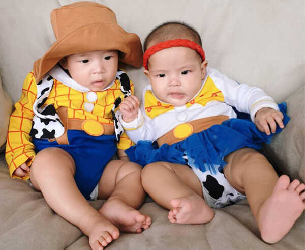ลูกแฝดดารา
