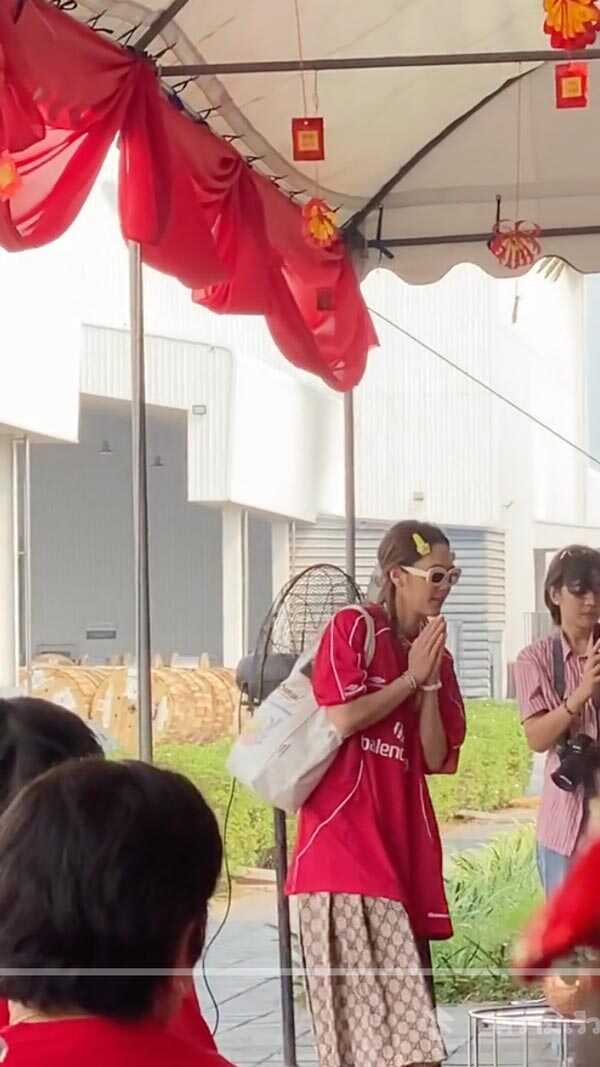 ชมพู่ อารยา