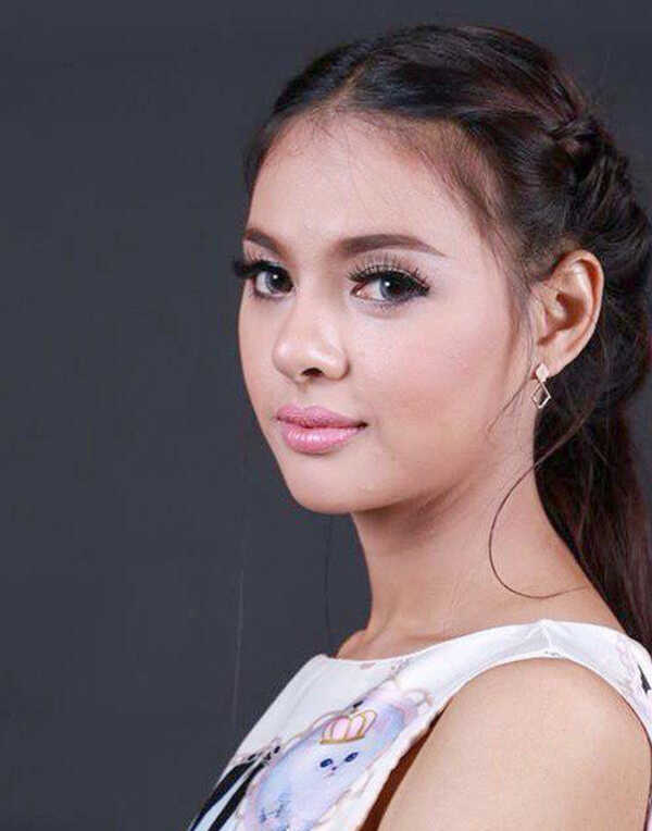 พลอย พีรชาดา