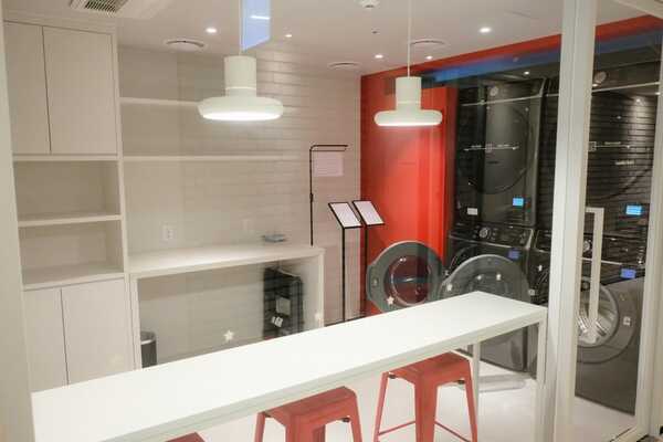HOMES RED MYEONGDONG ที่พักใจกลางเมียงดง