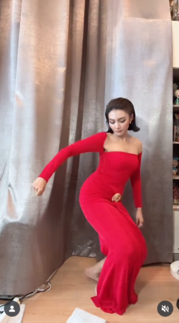 แก้ม วิชญาณี เต้นเพลง ลิซ่า