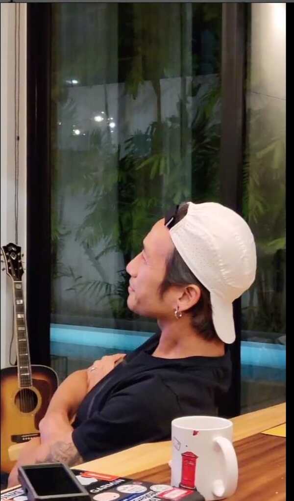 ตูน บอดี้สแลม ร้องข้ามกำแพง