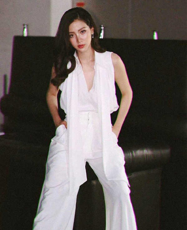 แฟชั่น, เสื้อสีขาว
