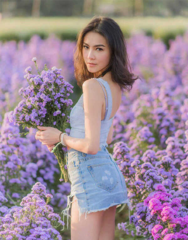 ไอเดียถ่ายรูปกับทุ่งดอกไม้