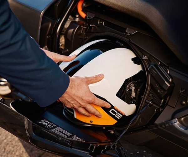 BMW CE 04