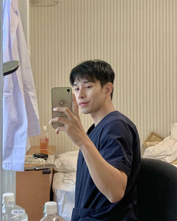 หมอวิน กวิน หมอหล่อ