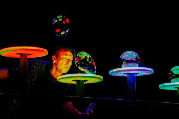 Gazillion Bubble Show โชว์ฟองสบู่