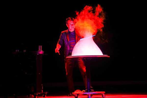 Gazillion Bubble Show โชว์ฟองสบู่