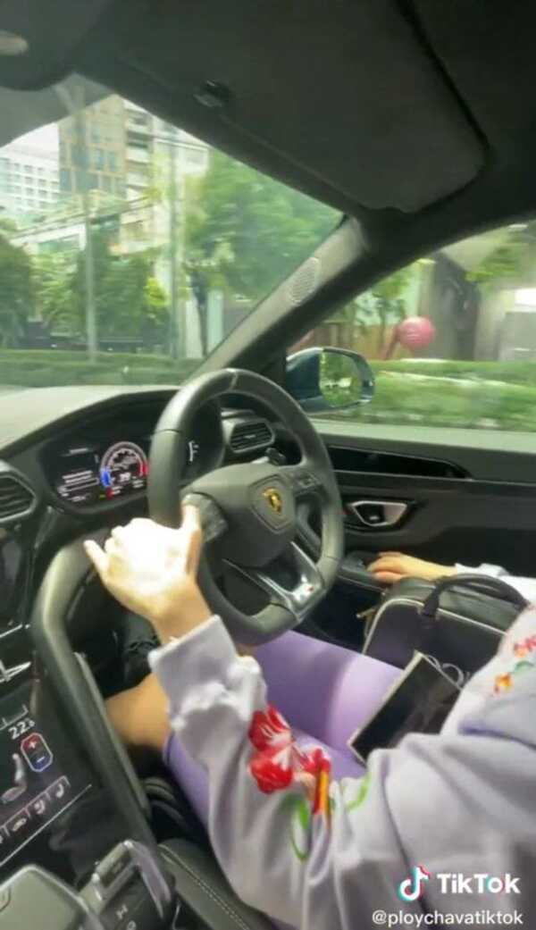 ชมพู่ อารยา พลอย ชวพร