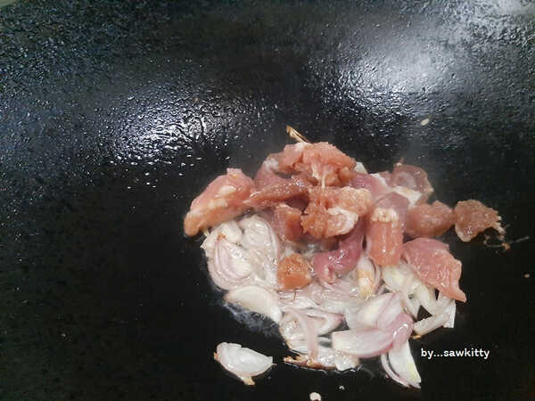 2 เมนูเส้น มาม่าผัดไก่ใส่ซอสเทอริยากิและหมี่เหลืองผัดกุ้ง อาหารจานเดียว สูตรอาหาร
