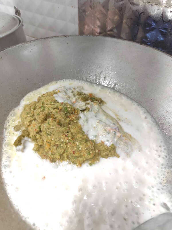 แกงเขียวหวานฟักใส่ไก่และตีนไก่ แกงเขียวหวาน แกงกะทิ อาหารไทย สูตรอาหาร