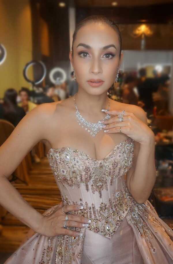 แคทรียา อิงลิช