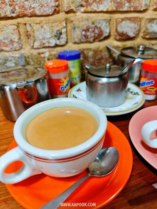 ร้าน Ho Wah ฮ่องกง