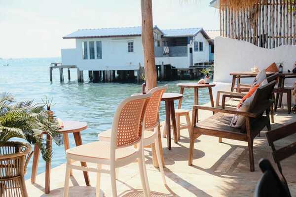Fat Submarine Cafe คาเฟ่เกาะล้าน