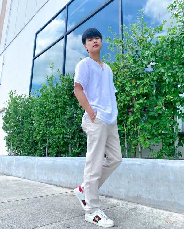 รองเท้าผ้าใบ
