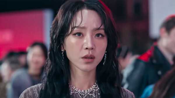 The Art of Sarah เรื่องย่อ ซาราห์ เริ่ดลวงโลก