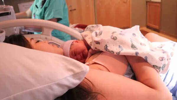  หญิง พลอยชมพู