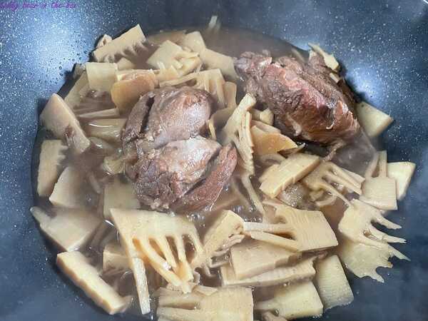 ขาหมูต้มเค็ม