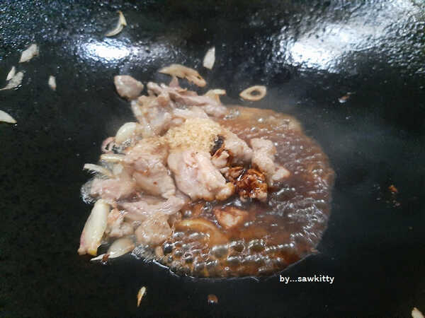 2 เมนูเส้น มาม่าผัดไก่ใส่ซอสเทอริยากิและหมี่เหลืองผัดกุ้ง อาหารจานเดียว สูตรอาหาร