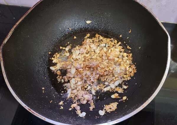 ข้าวต้มหมูสับ