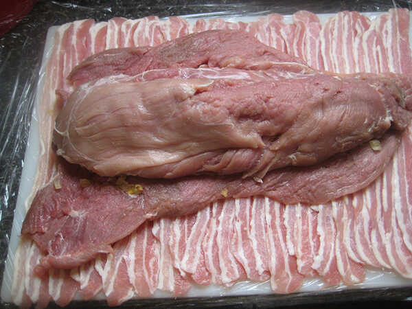 หมูสันในยัดไส้แอปริคอต แอปเปิล และขิง อาหารฝรั่ง เมนูหมูยัดไส้ สูตรอาหาร
