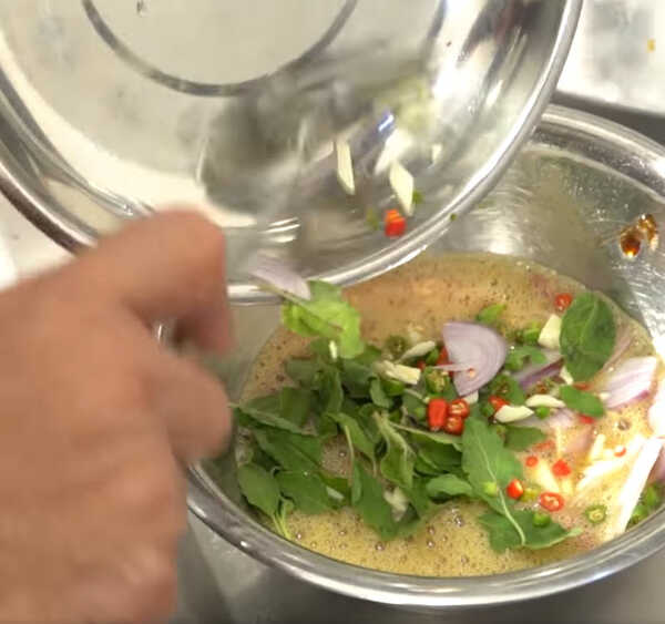 ไข่เจียวหมูสับ 