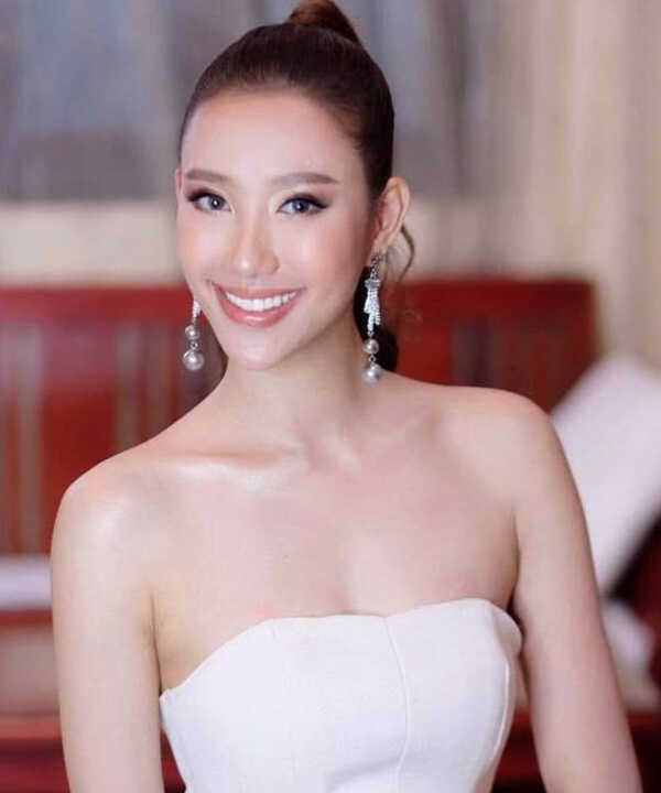 มิสยูนิเวิร์สลาว