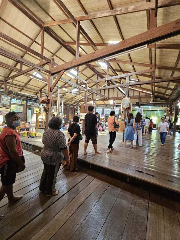 วัดตะเคียนทอง ศาลาไม้ 