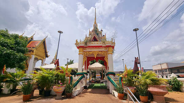 หลวงพ่อพระยืน
