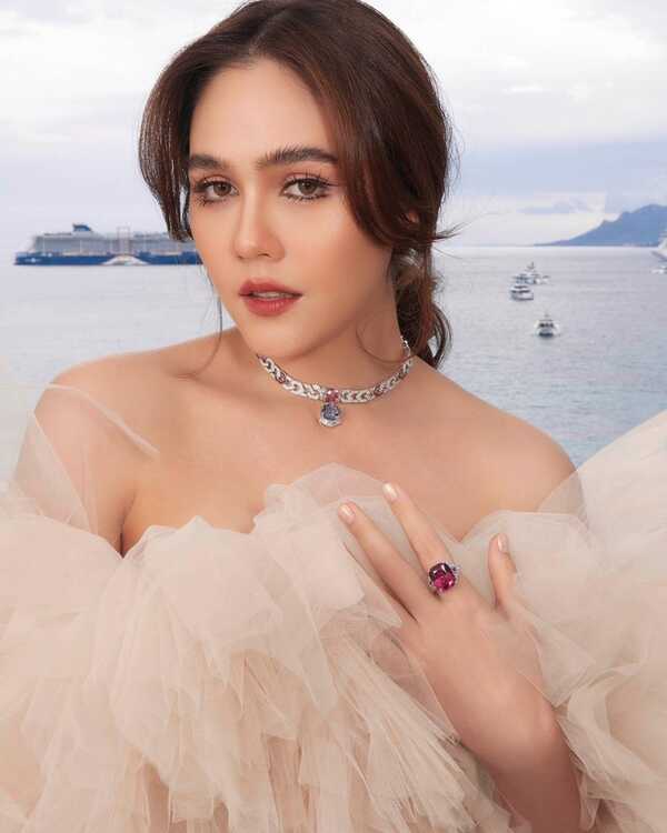 ชมพู่ อารยา เมืองคานส์