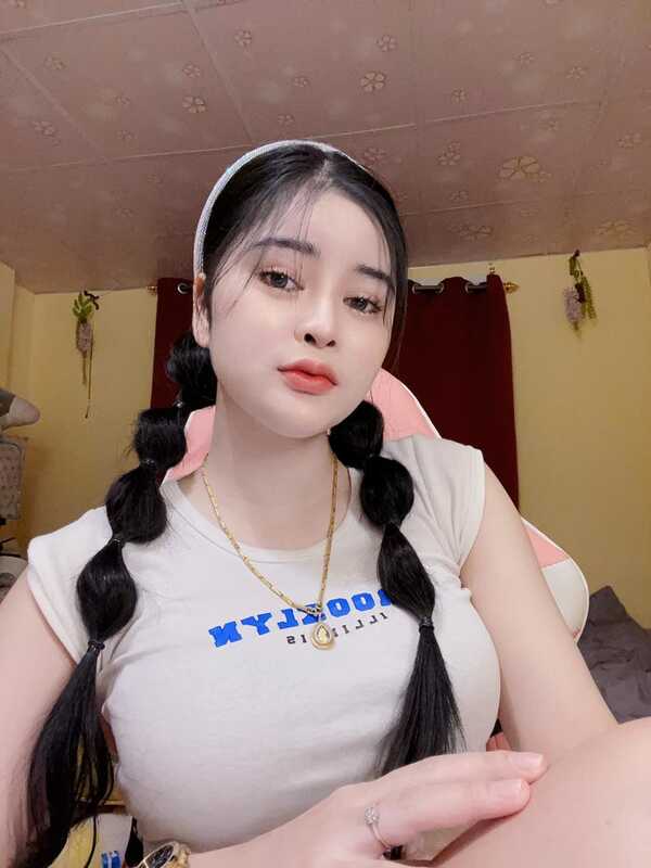 เอ๋ มิรา