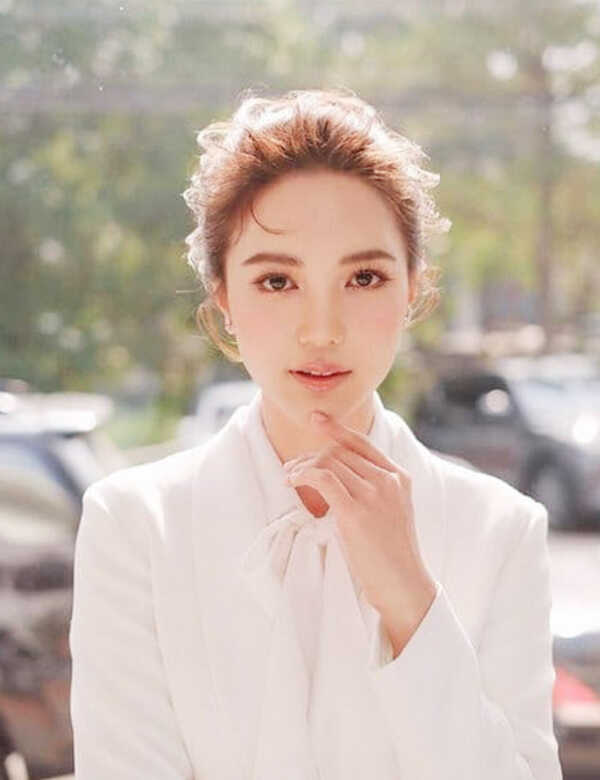 บัว นลินทิพย์