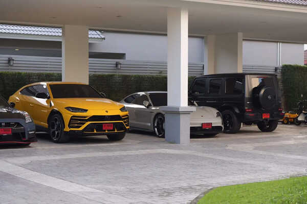 แยม ธมลพรรณ์