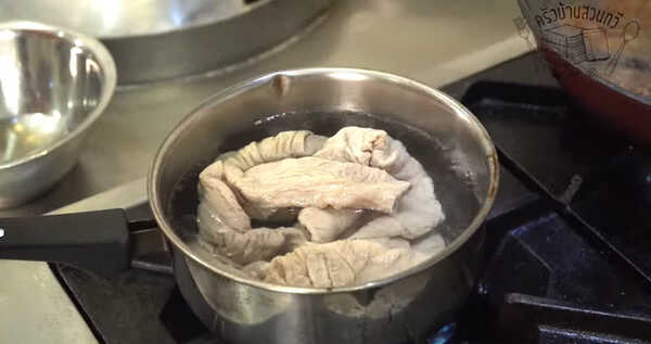 ไส้ใหญ่พะโล้ตุ๋น