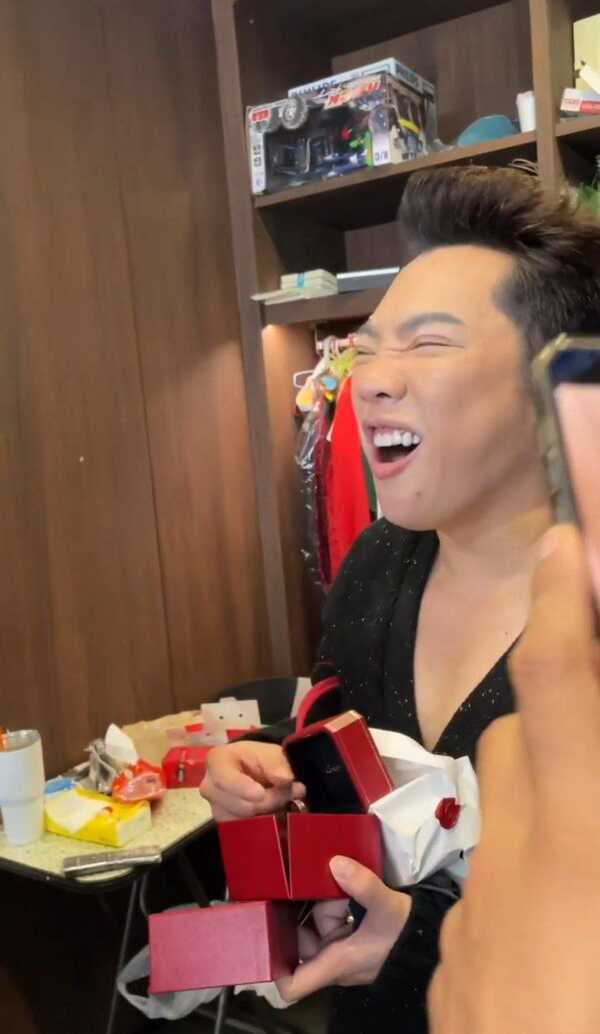  หนุ่ม กรรชัย มดดำ 