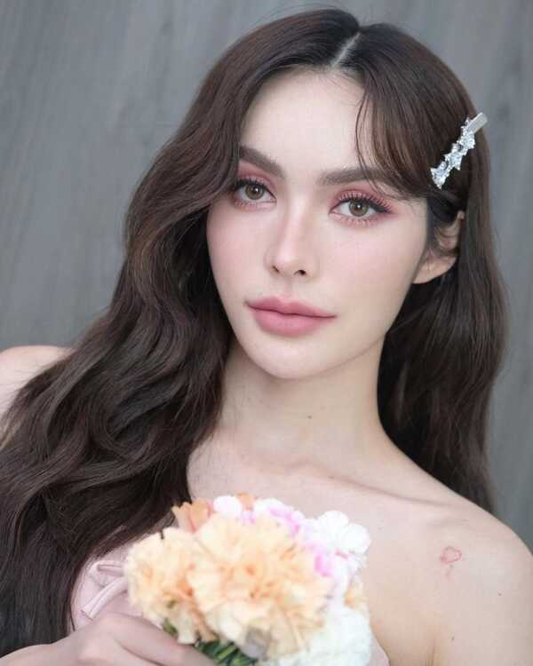 อิงฟ้า-ชาล็อต