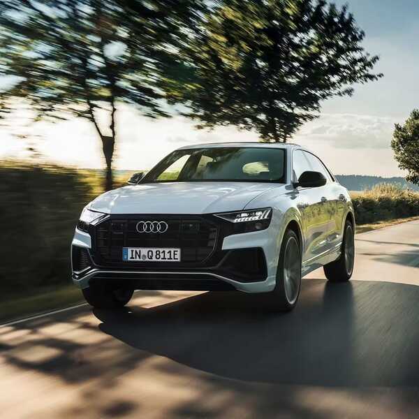 Audi Q8 2022 ราคา 5,799,000 บาท รถยนต์ SUV ทรงคูเป้ ขนาดกลาง 5 ที่นั่ง