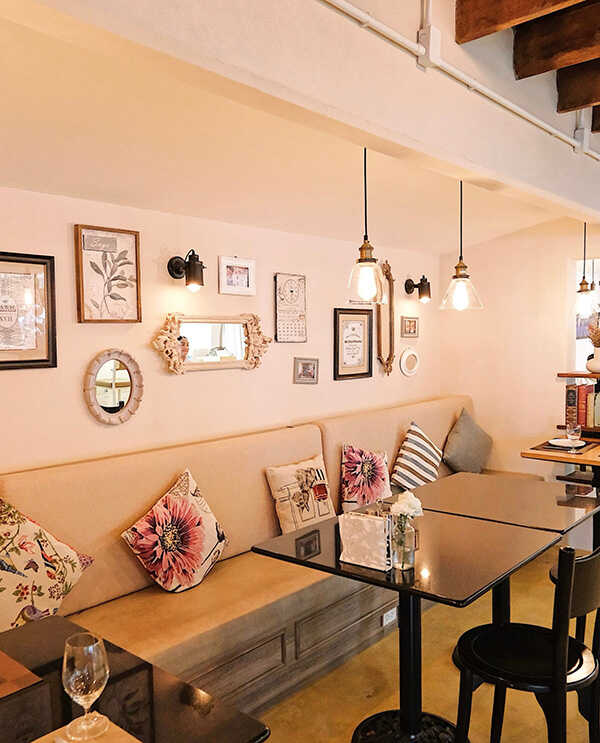 ร้านอาหารวาเลนไทน์  Lovemetender Restaurant