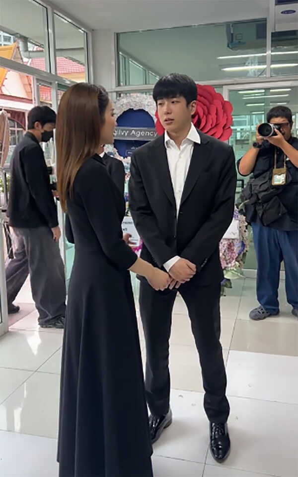แอฟ ทักษอร เคียงข้าง นนกุล ชานน