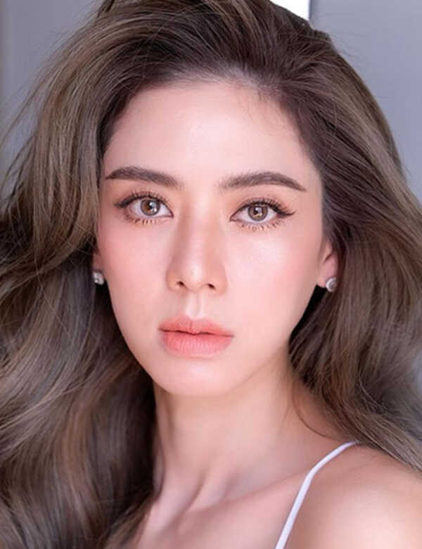 เอ๋ พรทิพย์